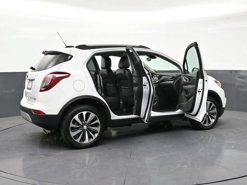 Used 2022 Buick Encore Preferred AWD/4WD image 32