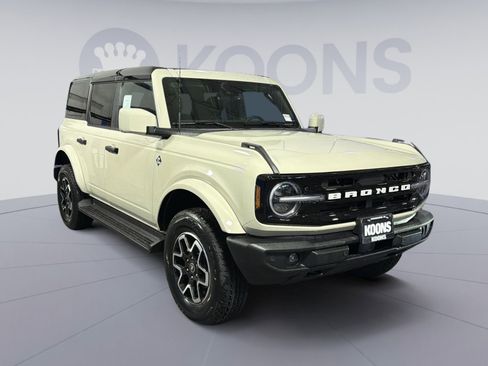 New 2026 Ford Bronco Outer Banks AWD/4WD image 10