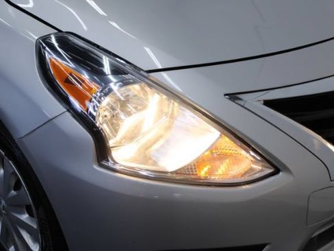 Used 2018 Nissan Versa S Plus FWD image 20