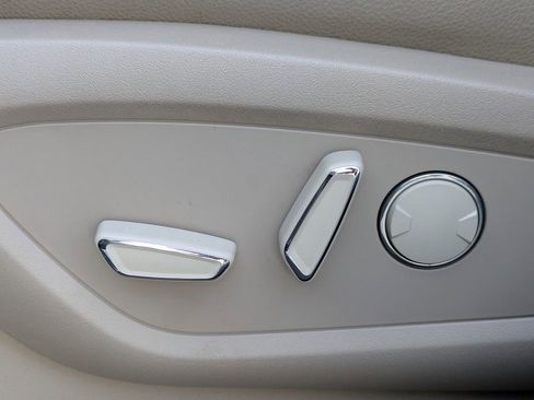 Used 2022 Lincoln Nautilus AWD w/ Premium Package image 23