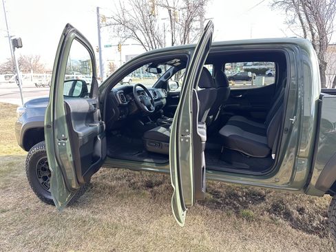 Used 2022 Toyota Tacoma TRD Off-Road image 20