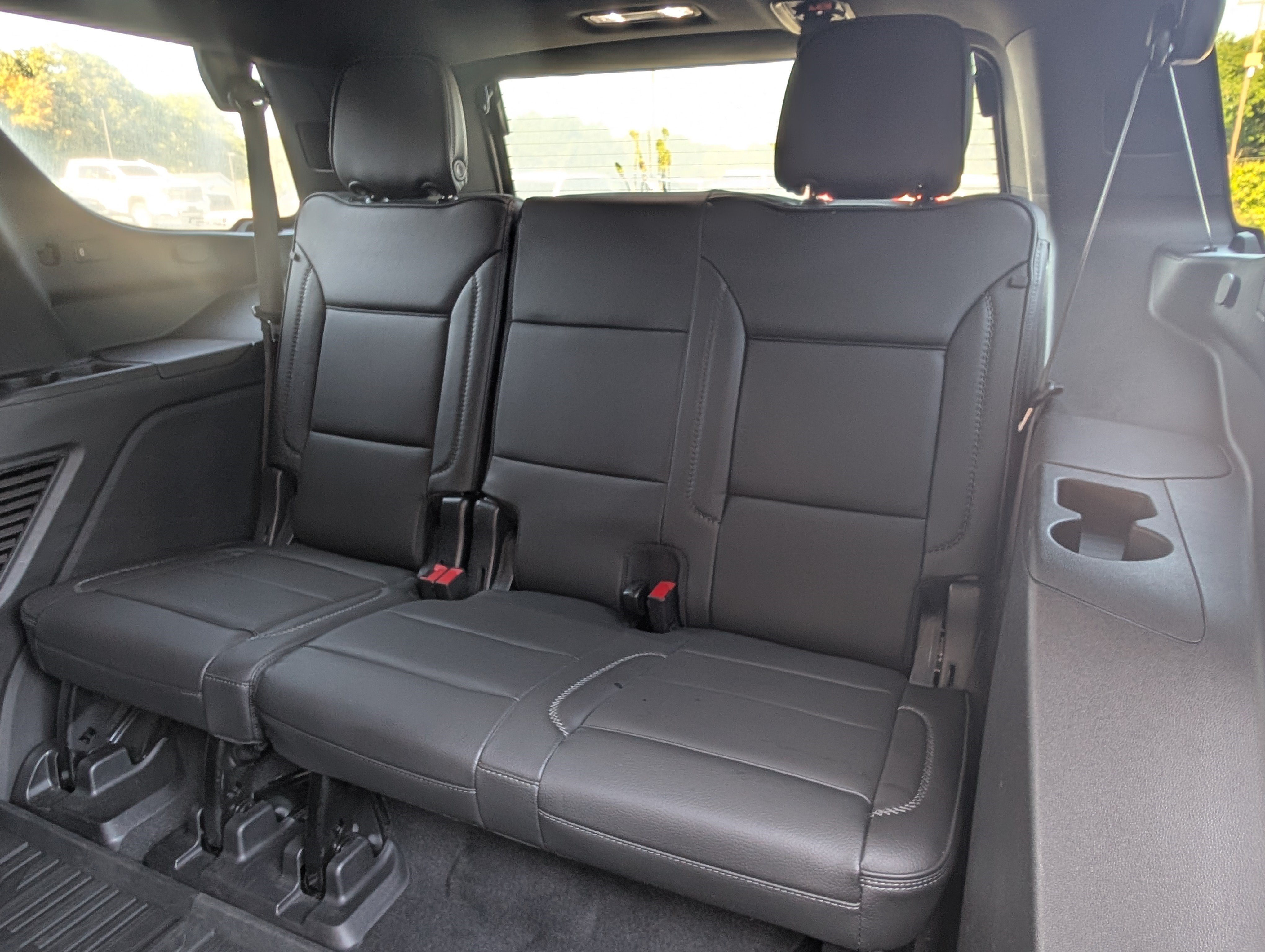Used 2023 GMC Yukon Denali AWD/4WD image 17