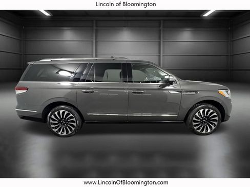 Used 2024 Lincoln Navigator L Black Label image 9