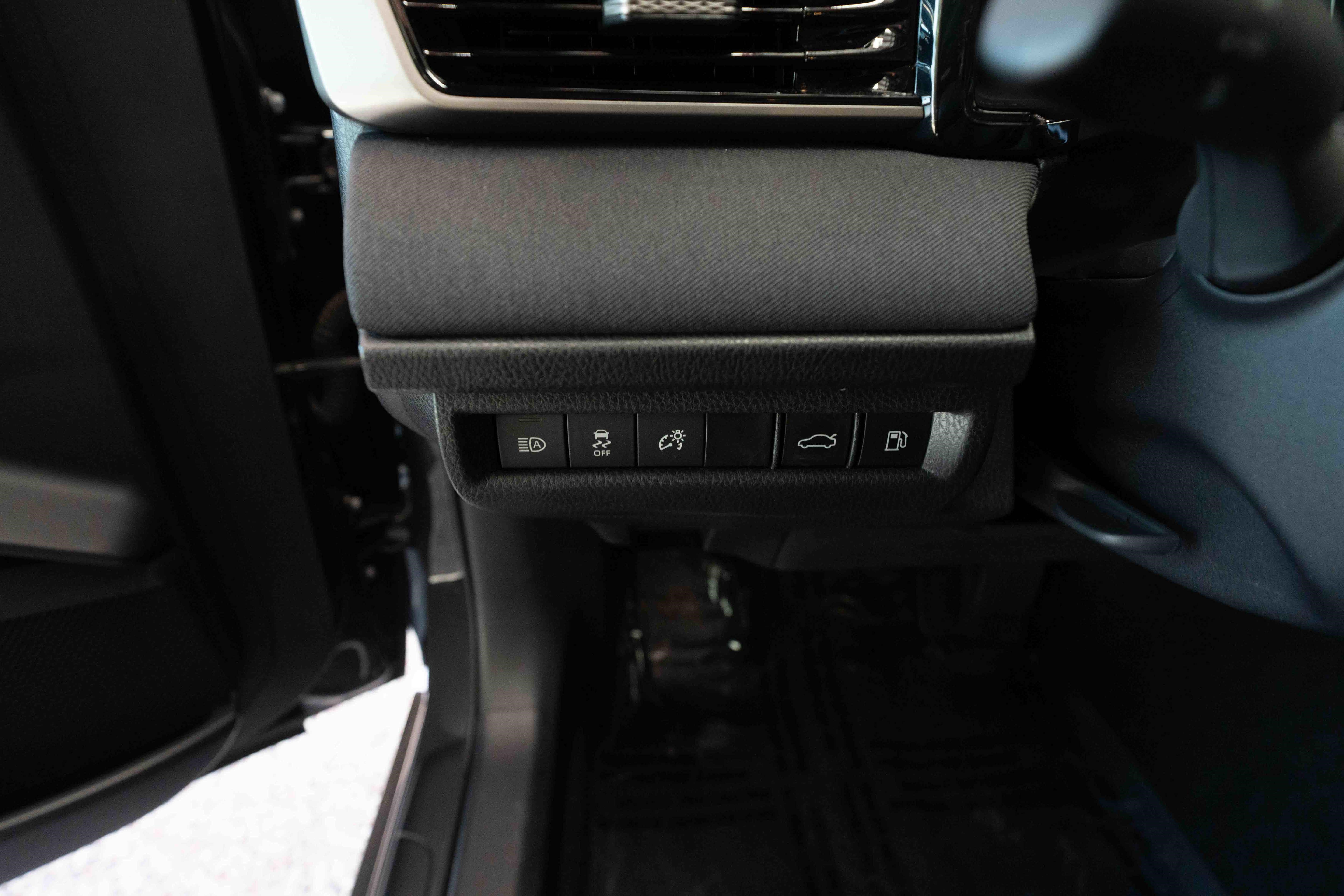 Used 2025 Toyota Camry LE FWD image 11