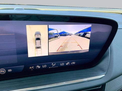 Certified 2025 Buick Envision Preferred AWD/4WD image 27