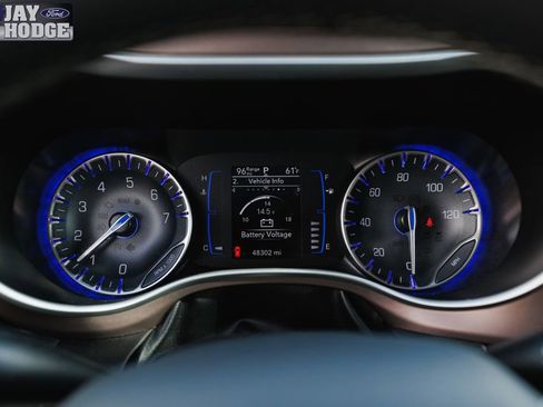 Used 2023 Chrysler Voyager LX image 41