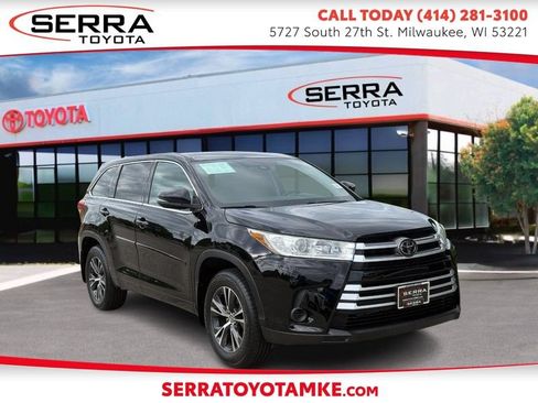 Used 2018 Toyota Highlander LE w/ Protection Package #3 AWD/4WD image 1