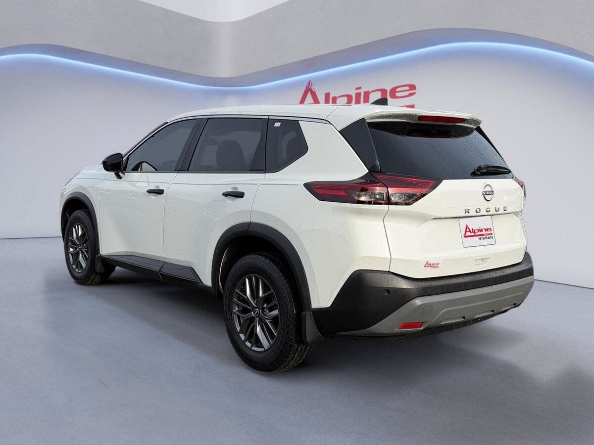 Used 2023 Nissan Rogue S FWD image 3
