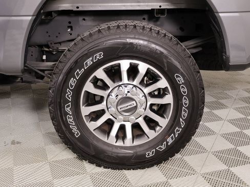 Used 2022 Ford F250 Lariat w/ Lariat Value Package image 19