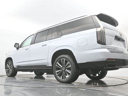 New 2026 Cadillac Escalade ESV Sport w/ Touring Package image 17