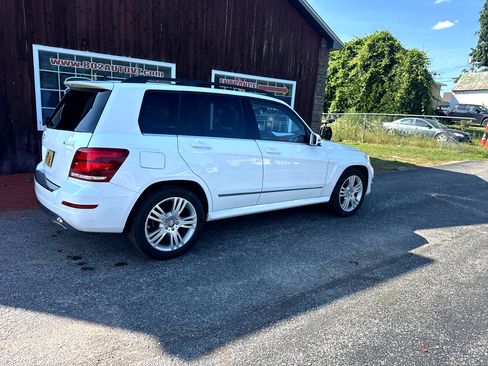 Used 2015 Mercedes-Benz GLK 350 4MATIC image 9