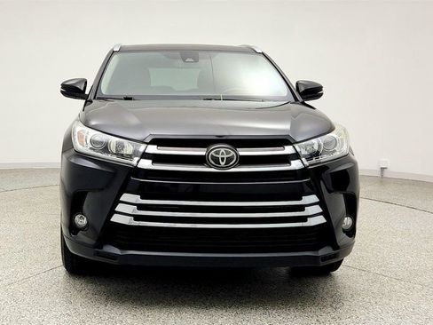 Used 2018 Toyota Highlander Limited image 2