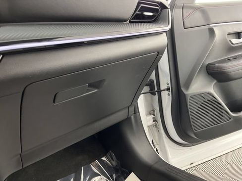 Certified 2025 Nissan Kicks SR FWD image 35