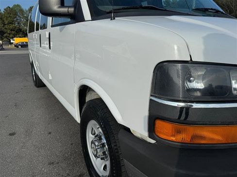 Used 2015 Chevrolet Express 3500 LT w/ LT Preferred Equipment Group image 21