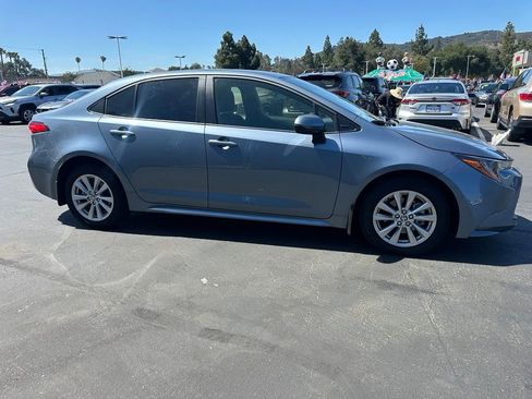 Used 2026 Toyota Corolla LE w/ LE Premium Package FWD image 4