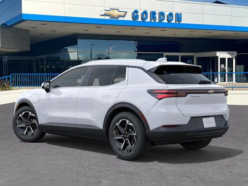 New 2026 Chevrolet Equinox EV LT image 3