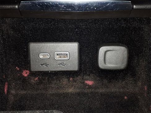 Used 2022 Cadillac XT4 Premium Luxury w/ Cold Weather Package image 25