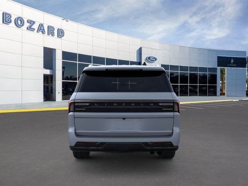 New 2025 Lincoln Navigator L Reserve image 5