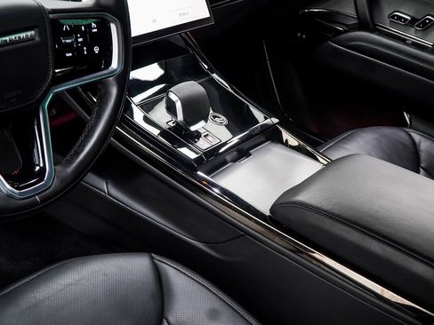 Used 2024 Land Rover Range Rover Sport SE image 16