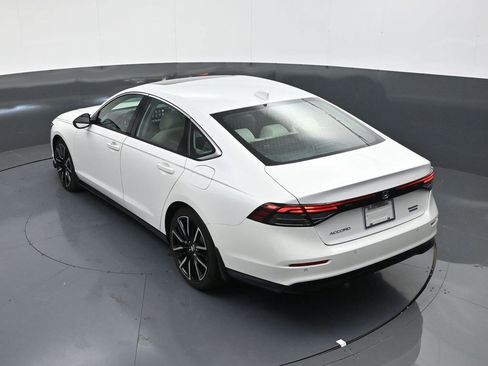 Used 2024 Honda Accord Touring image 22
