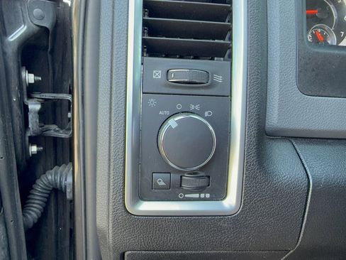 Used 2017 RAM 1500 Classic SLT image 23