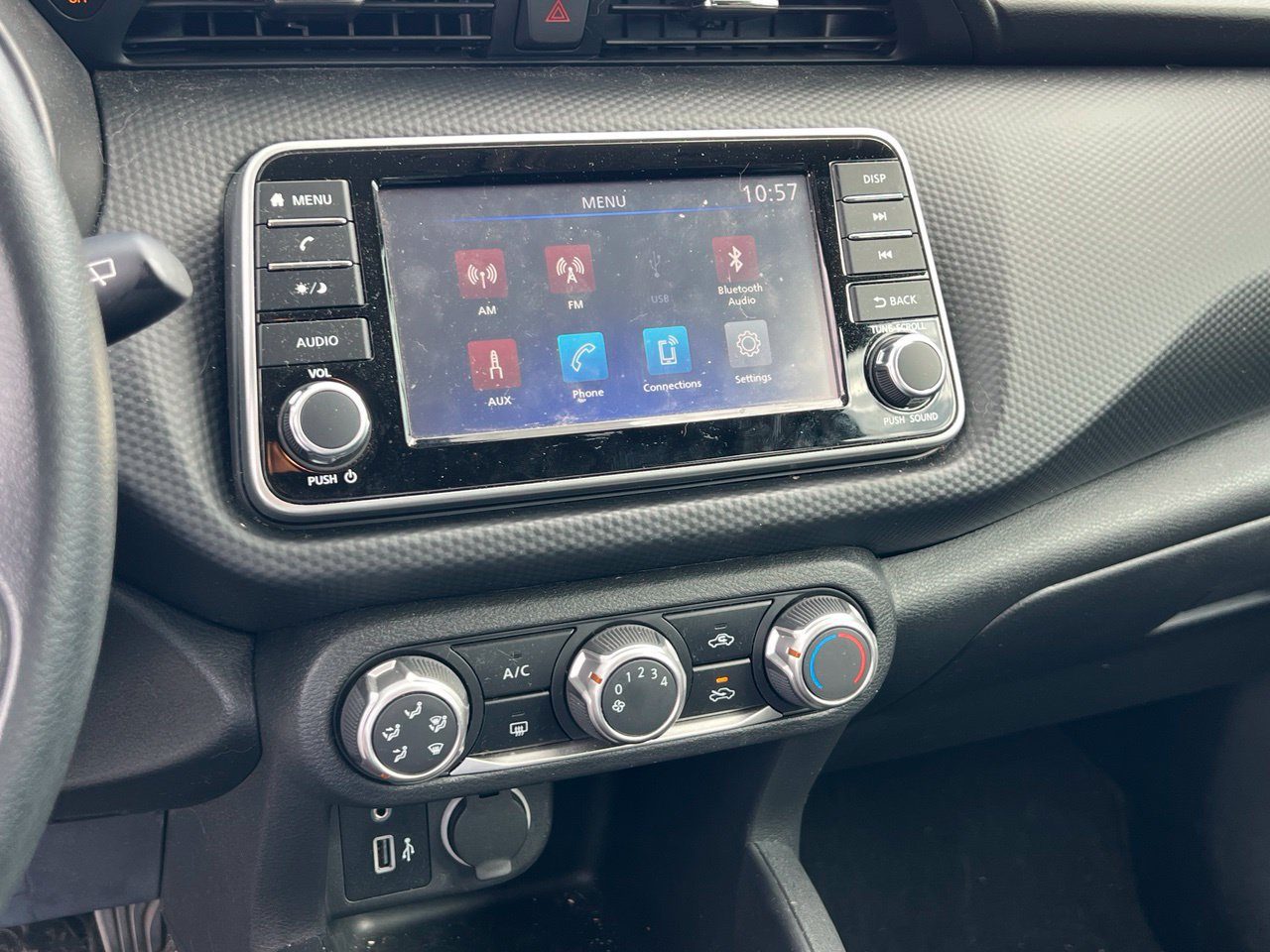 Used 2022 Nissan Kicks S FWD image 8