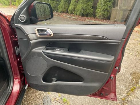 Used 2017 Jeep Grand Cherokee Laredo w/ Quick Order Package 23E image 23