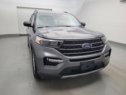 Used 2021 Ford Explorer XLT w/ Equipment Group 202A AWD/4WD image 14