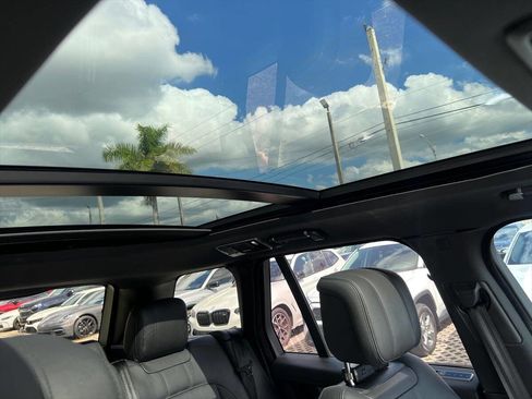 Used 2020 Land Rover Range Rover HSE image 15