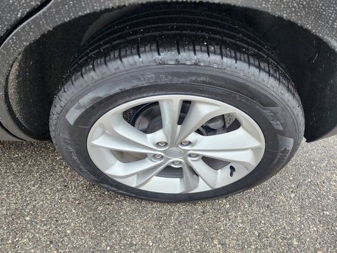 Used 2023 Buick Encore GX Preferred w/ Cold Weather Comfort Package image 9