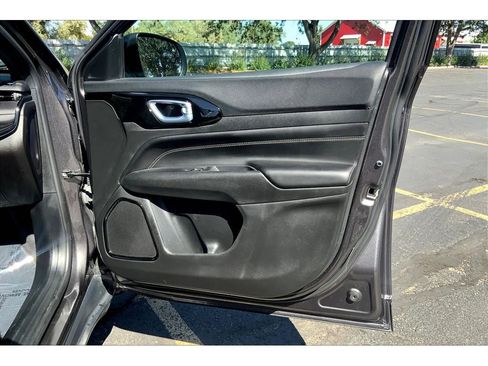 Used 2023 Jeep Compass Altitude image 24