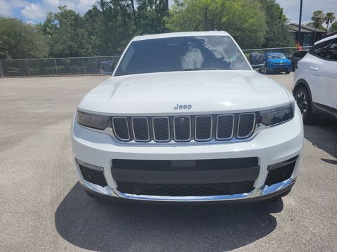 Used 2023 Jeep Grand Cherokee L Limited w/ Luxury Tech Group II RWD image 2