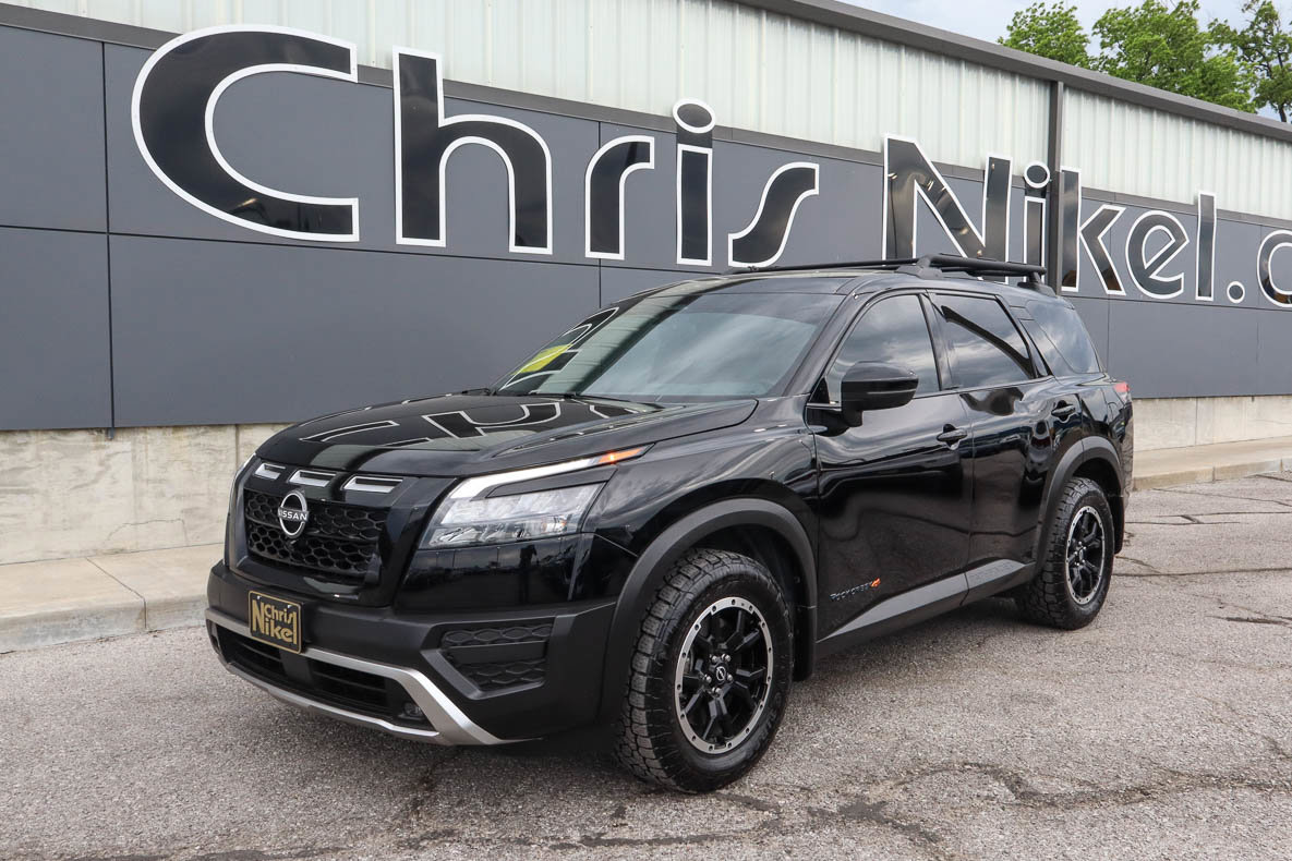 Used 2025 Nissan Pathfinder Rock Creek AWD/4WD image 1