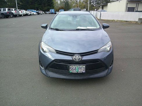 Used 2017 Toyota Corolla LE image 8