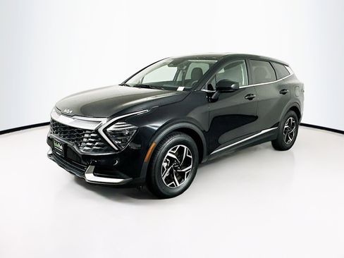 Used 2024 Kia Sportage LX image 3