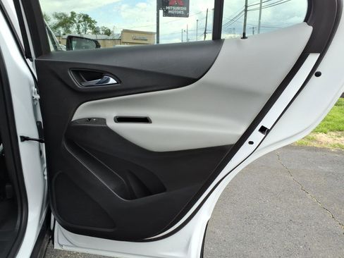 Used 2024 Chevrolet Equinox LS w/ LS Convenience Package image 26