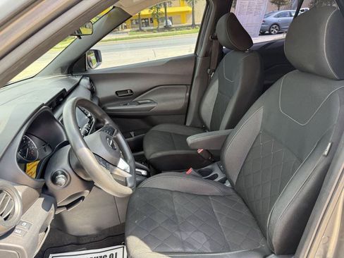 Used 2019 Nissan Kicks S FWD image 11