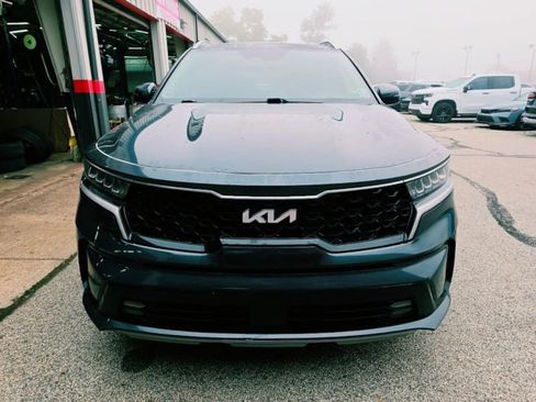 Used 2022 Kia Sorento EX w/ Panoramic Sunroof Package FWD image 3