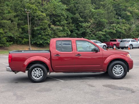 Used 2017 Nissan Frontier SV w/ SV Value Truck Package RWD image 10