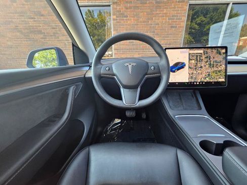 Used 2023 Tesla Model Y Long Range AWD/4WD image 4