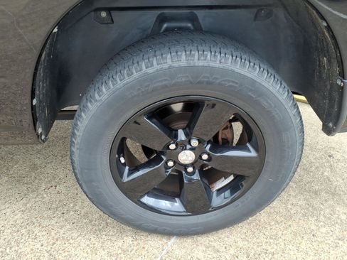 Used 2014 RAM 1500 Express w/ Black Ram 1500 Express Group RWD image 18