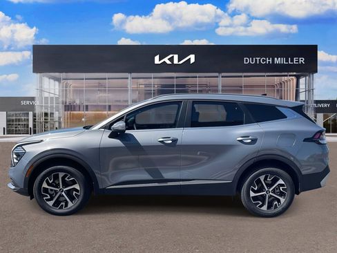 Used 2025 Kia Sportage EX image 4