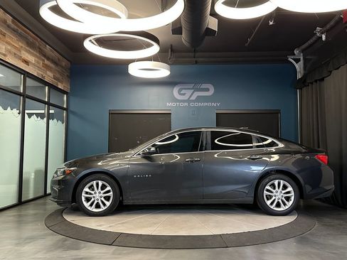 Used 2017 Chevrolet Malibu LT w/ Leather Package FWD image 6
