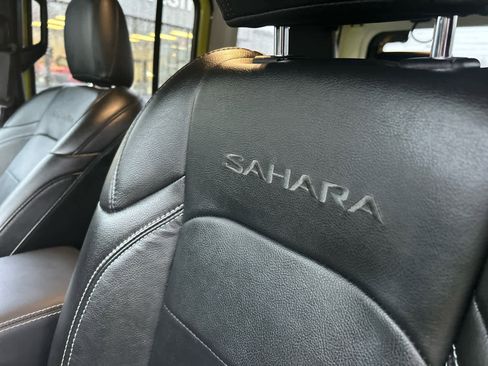 Used 2023 Jeep Wrangler Sahara w/ Cold Weather Group image 38