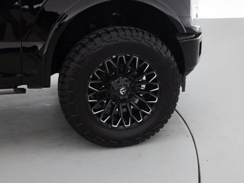 Used 2018 Ford F150 Platinum w/ Equipment Group 701A Luxury AWD/4WD image 19