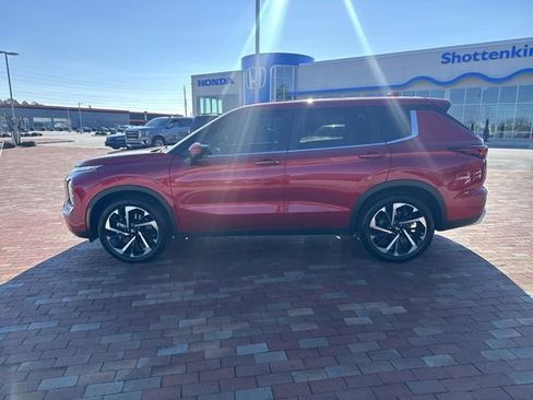 Used 2023 Mitsubishi Outlander SE image 33