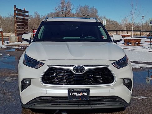 Used 2024 Toyota Highlander XLE image 1