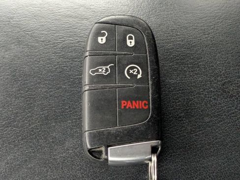 Used 2021 Dodge Durango R/T w/ Technology Group RWD image 12