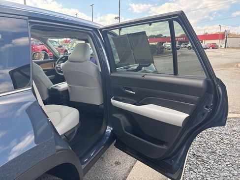 Used 2026 Toyota Grand Highlander Limited image 23