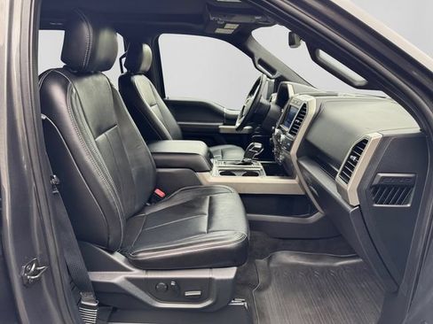 Used 2019 Ford F150 Lariat w/ Equipment Group 502A Luxury AWD/4WD image 16